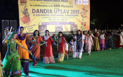 Some Glimpses of Day-4 of Dandia Utsav – 2017 being organised by NZCC from 21st to 30th Sept. 2017 at Kalagram, Manimajra, Chandigarh